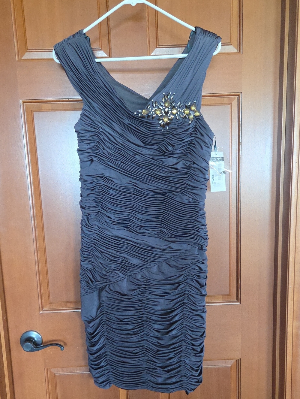 Cachet Beautiful Dark Gray Ruched Midi Dress with Embellished Accent 12 PP15 L36